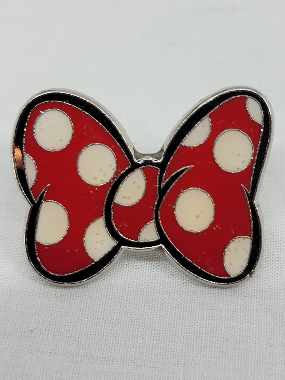 DISNEY Pin Trading ~ Minnie Mouse ~ Iconic White Polka Dot Hair Bow ~ 2017 ~ P09